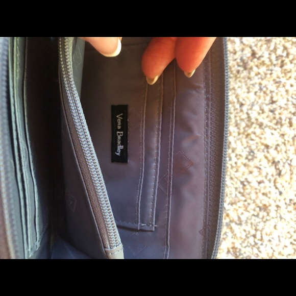 Vera Bradley wallet with wrist handle - Picture 4 of 5